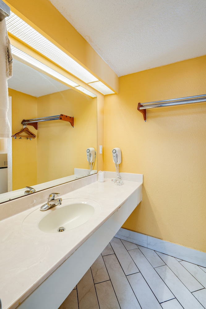 Days Inn by Wyndham Nashville Saint Thomas West Hospital 28/46