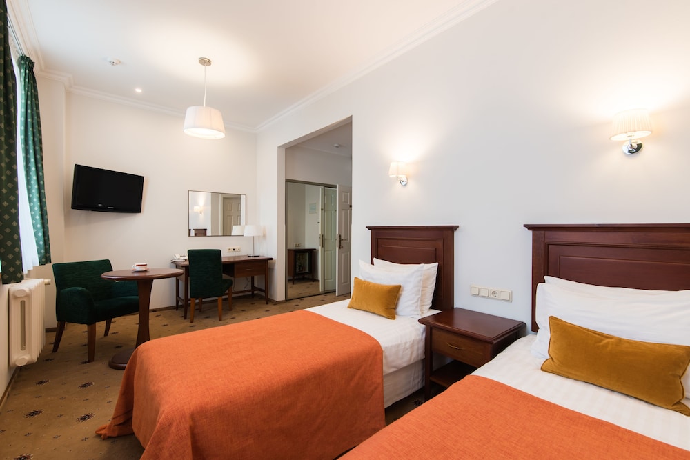 Radi Un Draugi Hotel 11/65
