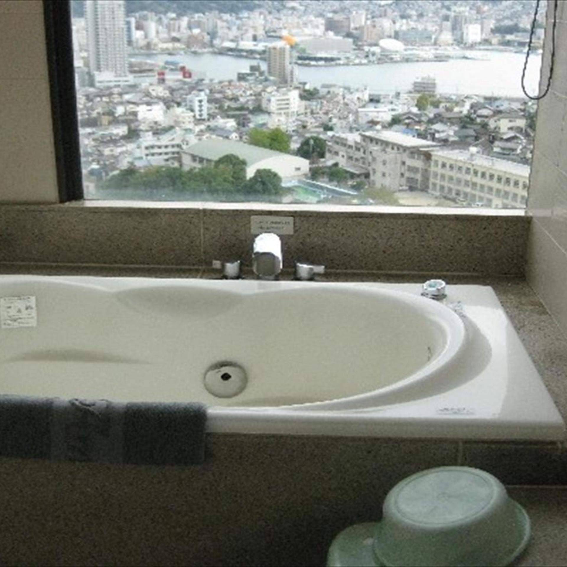 جناح سوبيريور، Hotel Amandi 3/3