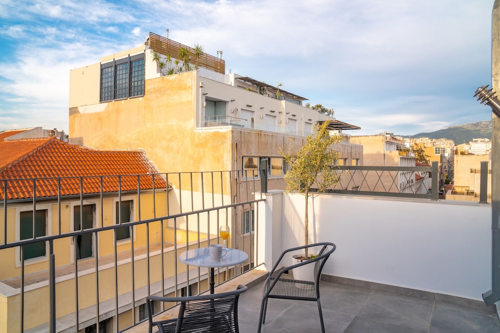 Mythos Luxury Suites 47/50