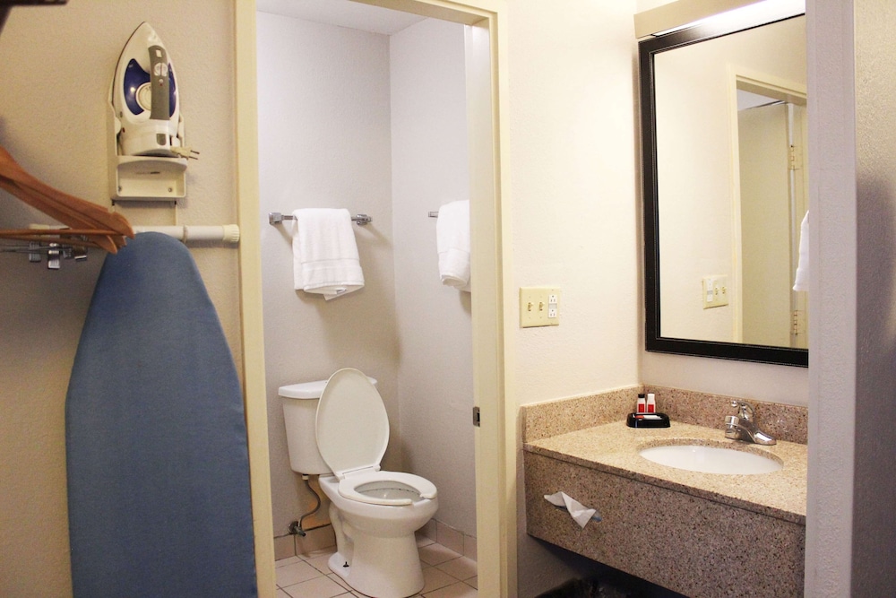 Wingate by Wyndham Dayton North 50/50