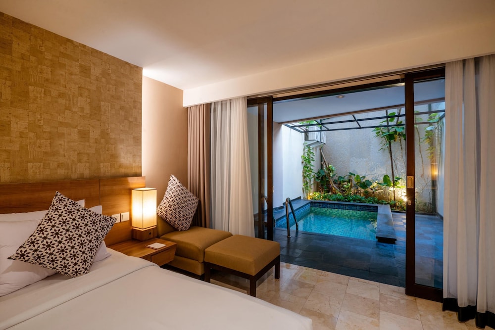 Cross Vibe Paasha Atelier Bali Kuta 25/50