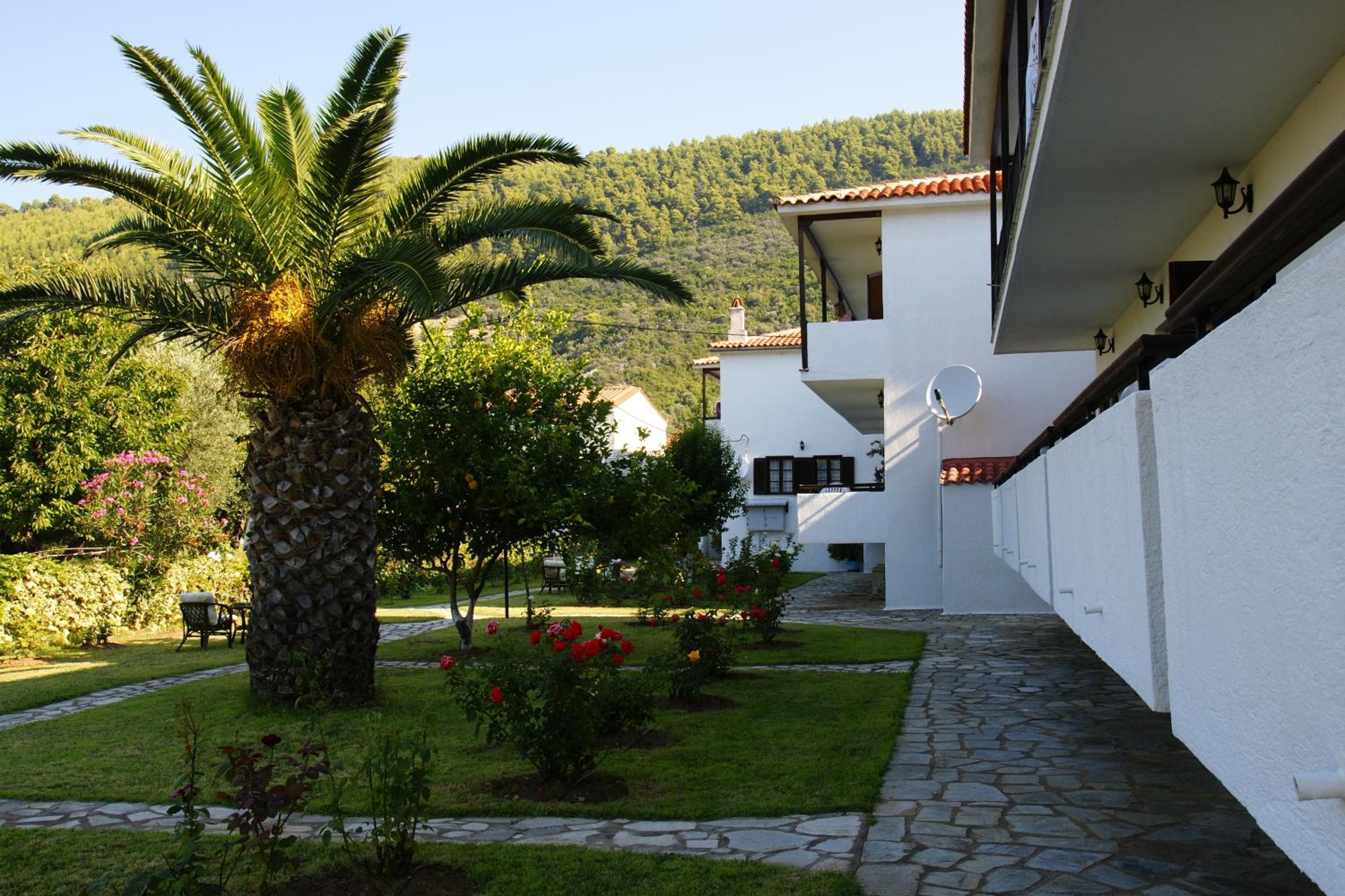 Afrodite Hotel 33/37