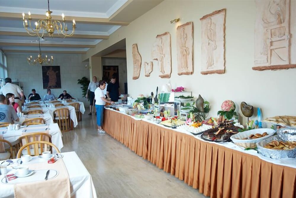 Hera Hotel 56/70