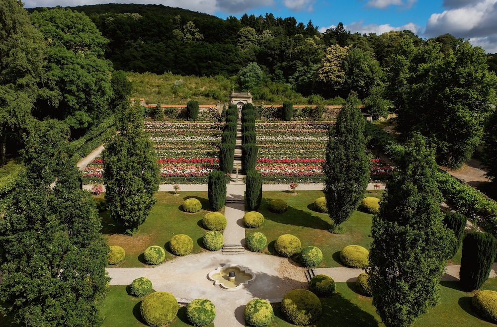 Schlosshotel Kronberg Hotel Frankfurt 48/50