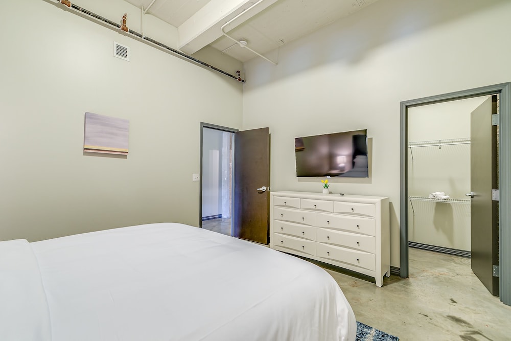 2 BEDROOMS, ROYAL, APARTMENT, CITY VIEW, KITCHEN