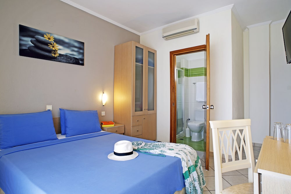 Stratos Hotel 5/32