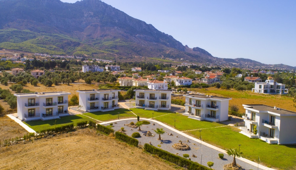 Sempati Hotel 38/44