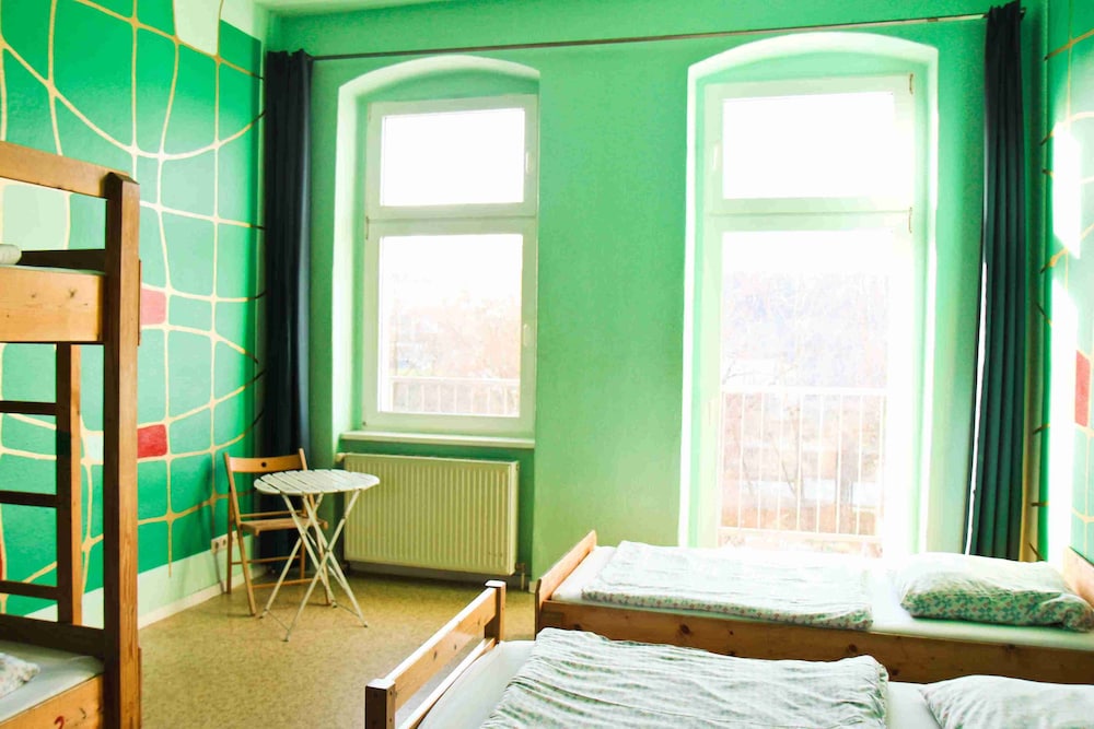 MIXED DORM, 4 BEDS