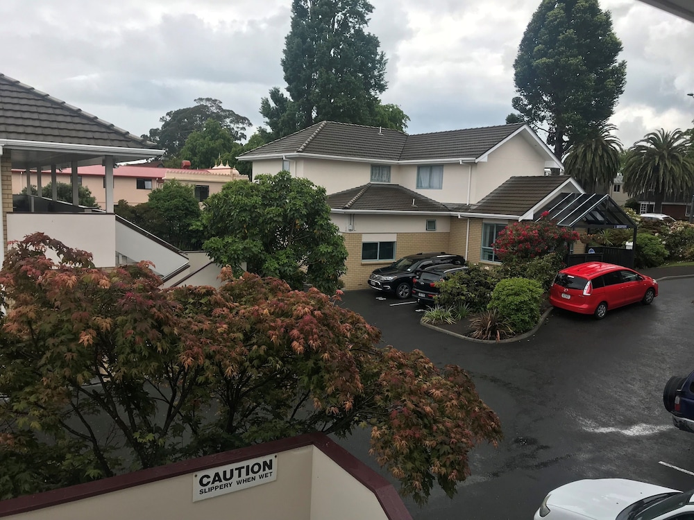 Fenton Court Motel 48/60