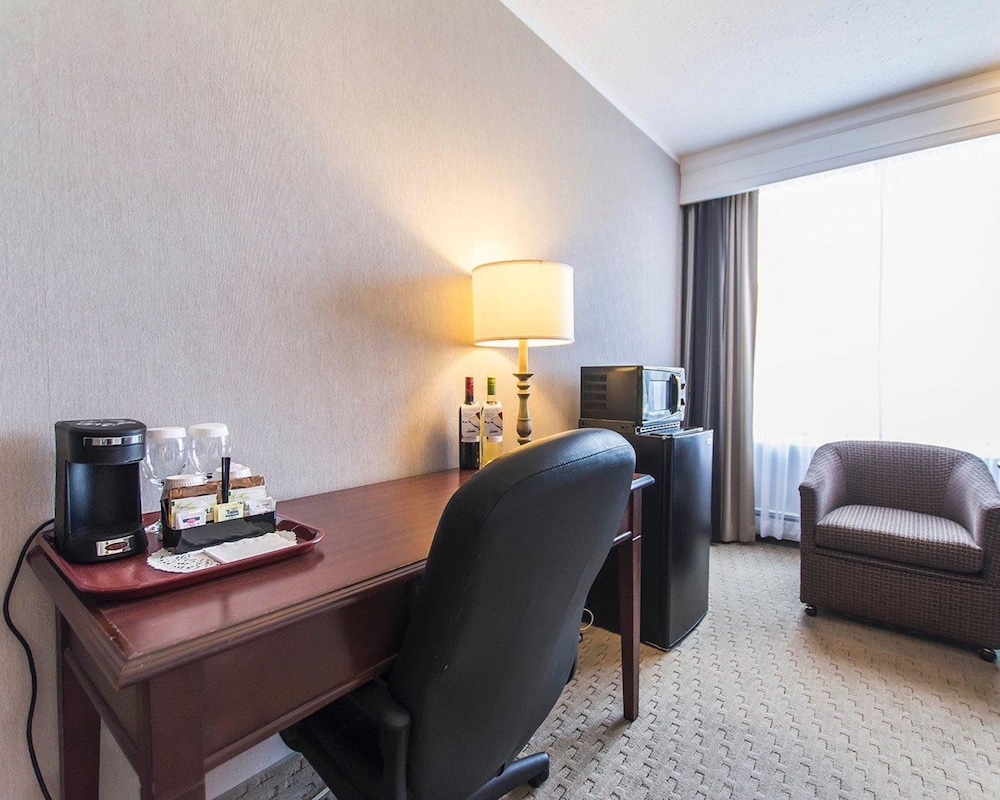 Quality Inn Suites Downtown Charlottetown 32/34