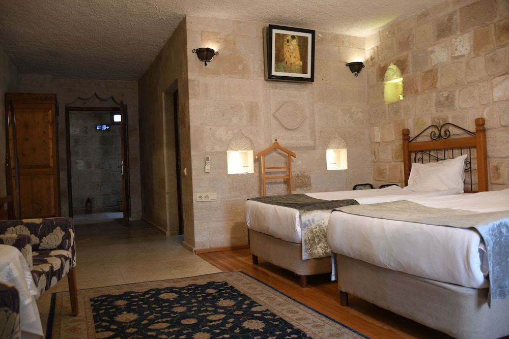 STANDARD, DOUBLE OR TWIN BED, VALLEY VIEW
