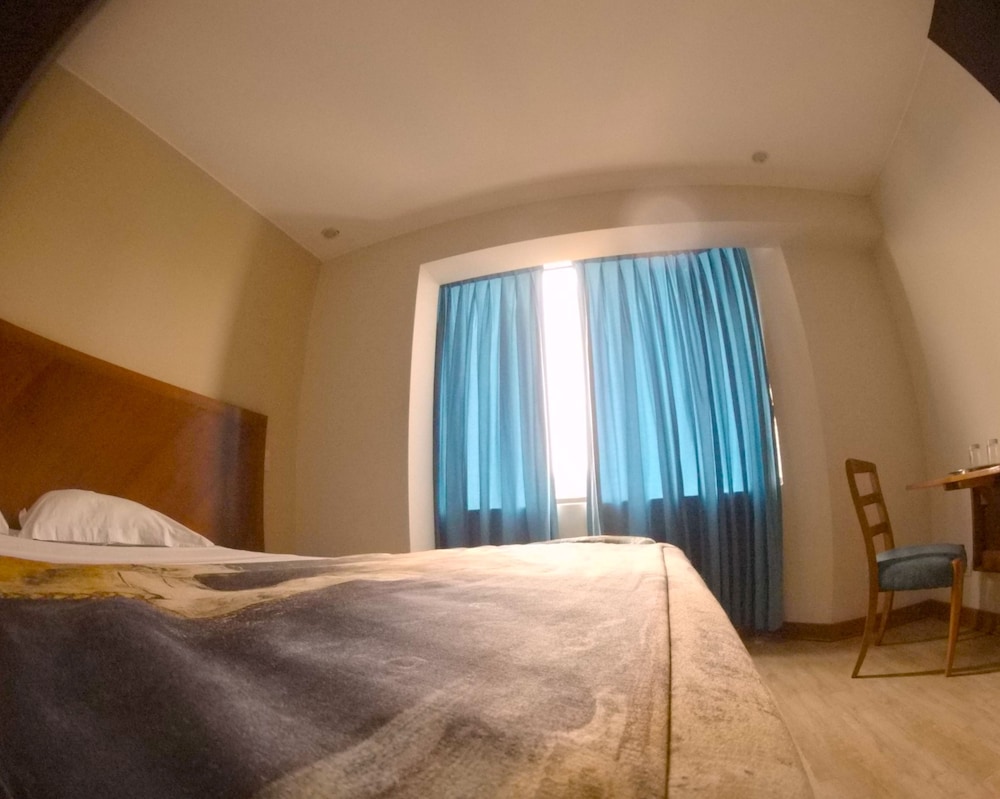 STANDARD, KING BED