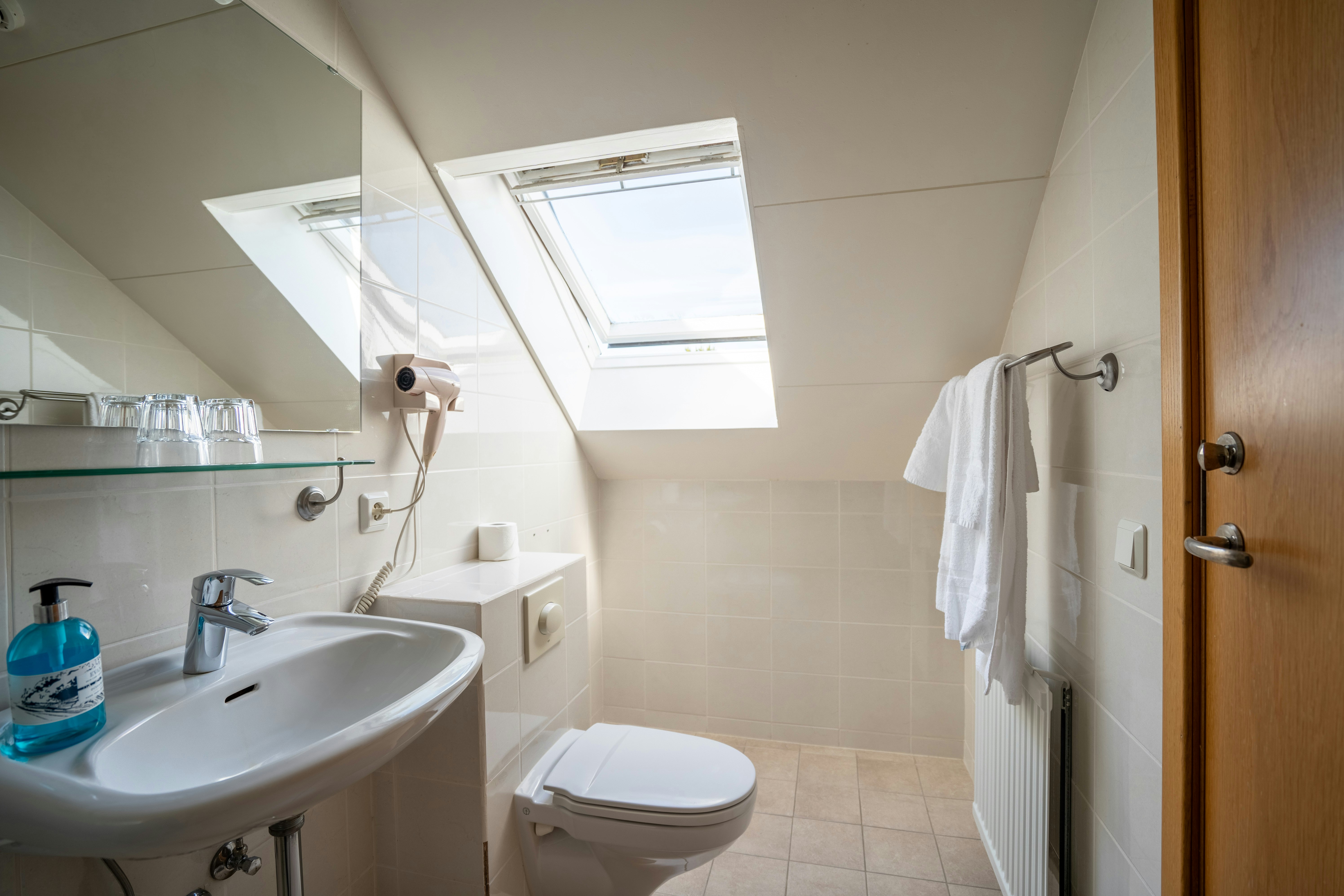 غرفة بسرير مزدوج بإطلالة على الجبل، Hotel Breiodalsvik 7/8