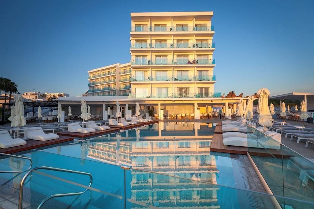 Blue Ivy Hotel And Suites 4/46