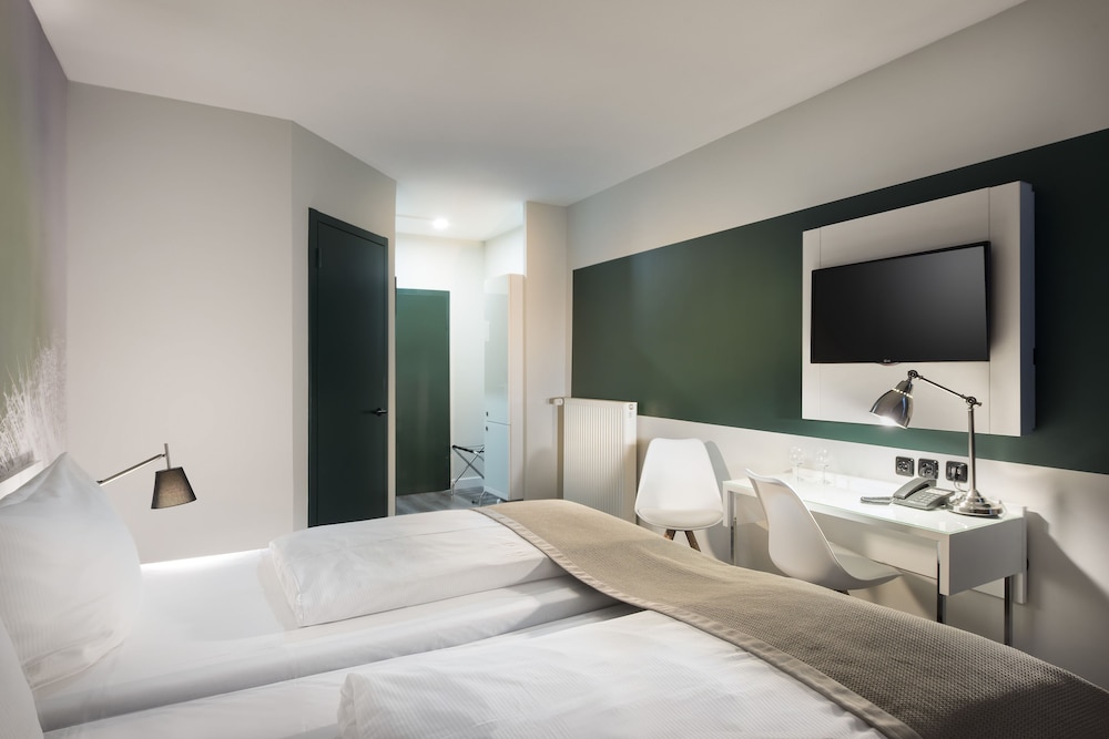 Days Inn by Wyndham Dessau 8/21