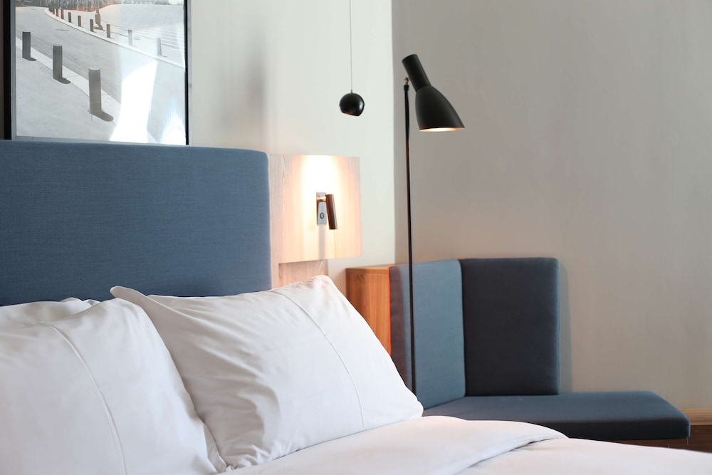 radisson hotel nice airport 29/82
