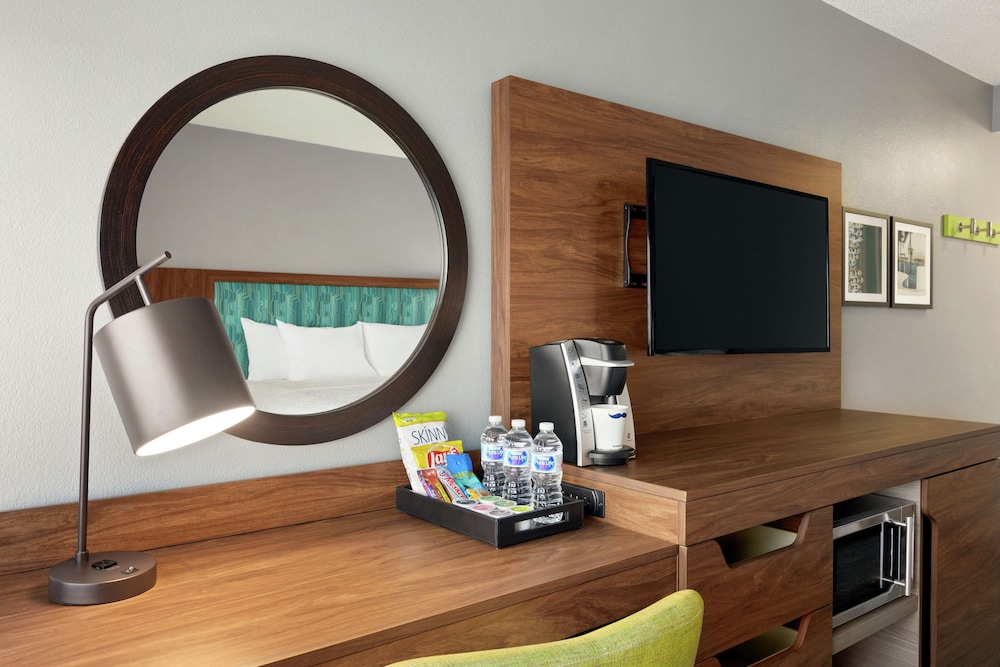 Hampton Inn and Suites Fort Lauderdale Airport South Cruise Port 36/43