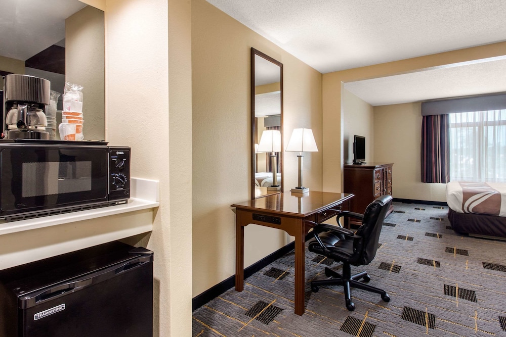 Quality Inn & Suites North Myrtle Beach 50/61