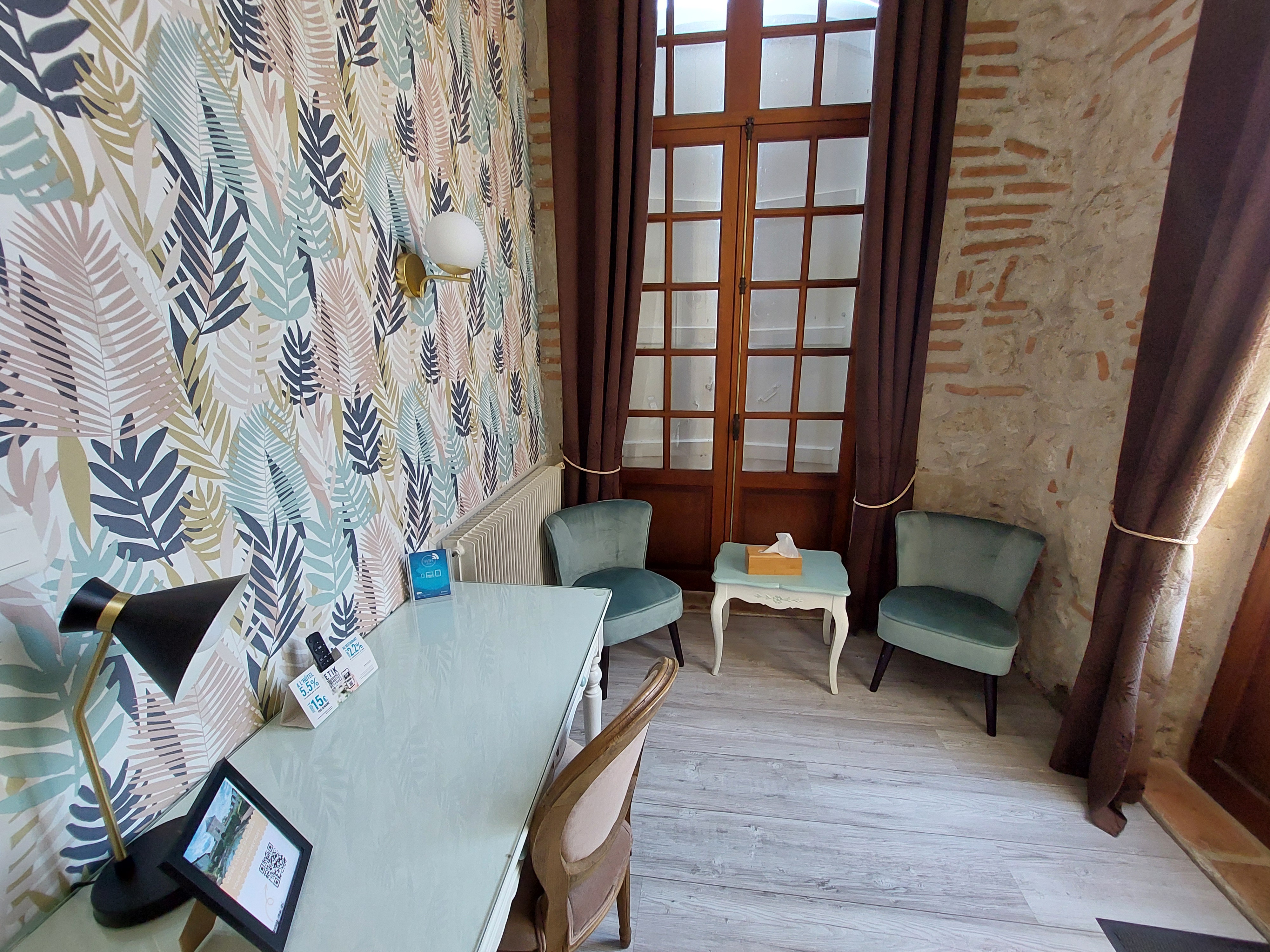 HOTEL LE PRINCE NOIR 26/57