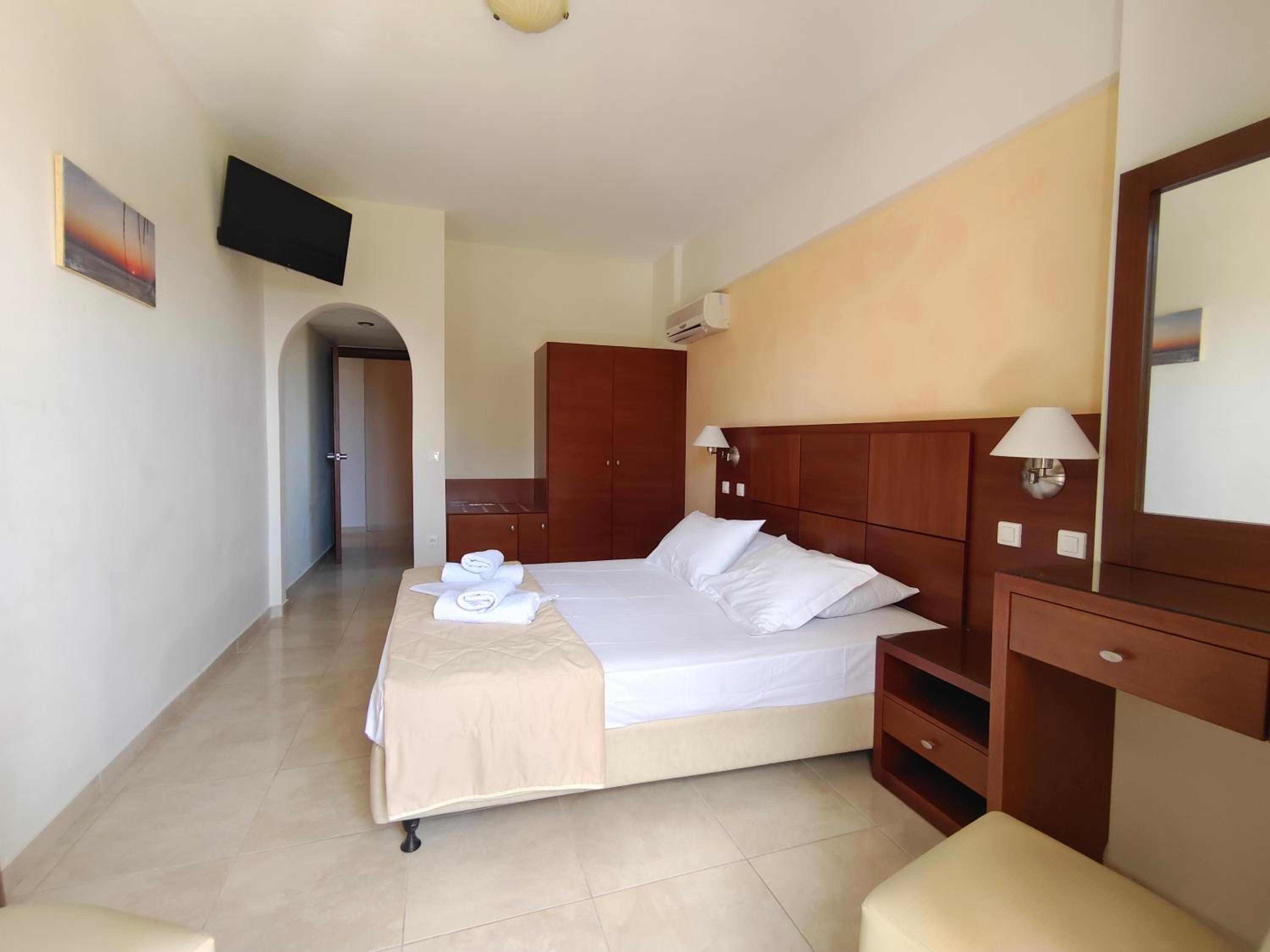 Alex Luxury Apartments and Studios 21/60