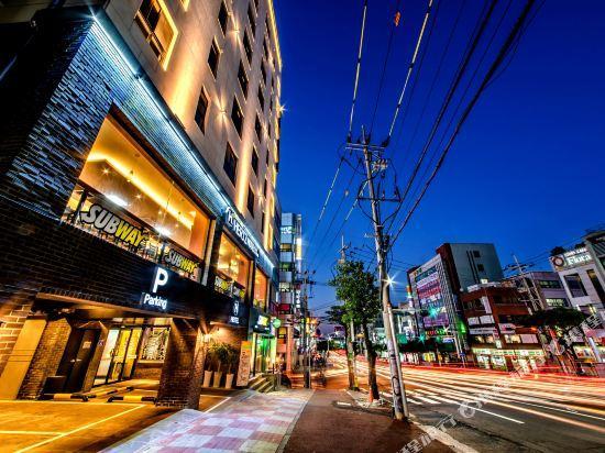 Hertz Hotel 6/48