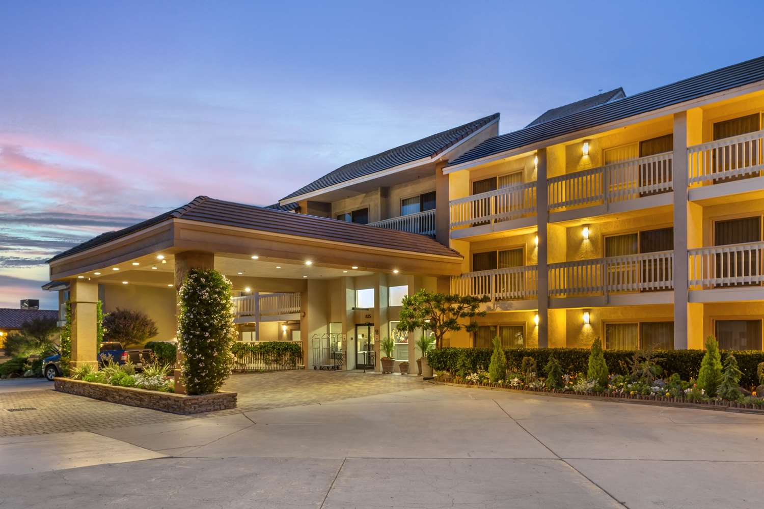 Best Western Plus Monterey Inn 4/46