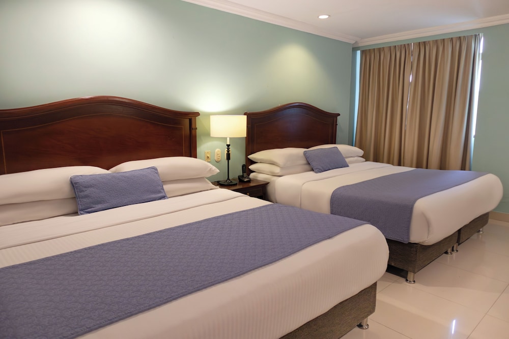 Junior Suite, Family, 2 King Beds, Hotel Faranda Express Puerta Del Sol Barranquilla, A Member of Radisson Individuals 2/6