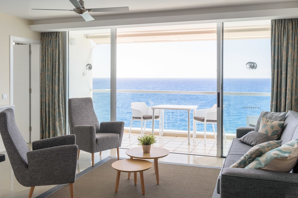 Perla Gris Aparthotel 47/68