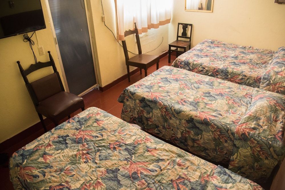 Hotel Esperanza 11/25