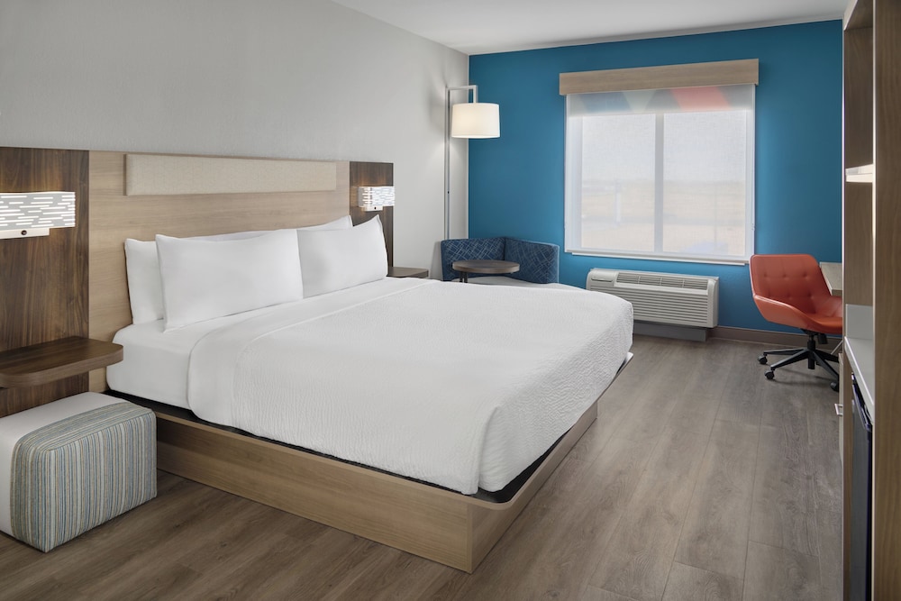 Standard, King Bed, Extra Floor Space