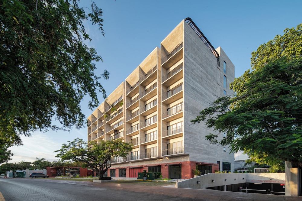 EVERGLADES SUITES 4/50