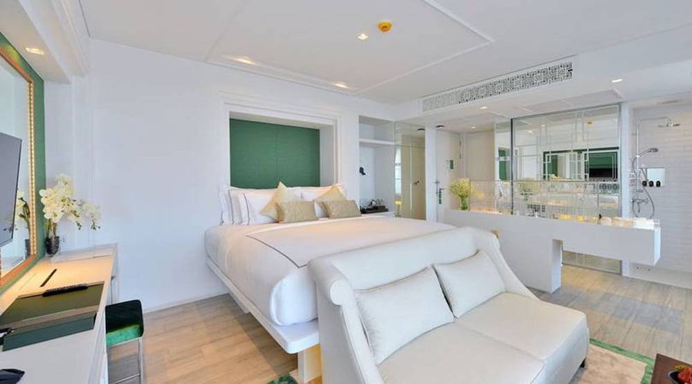 Riva Arun Bangkok 18/73
