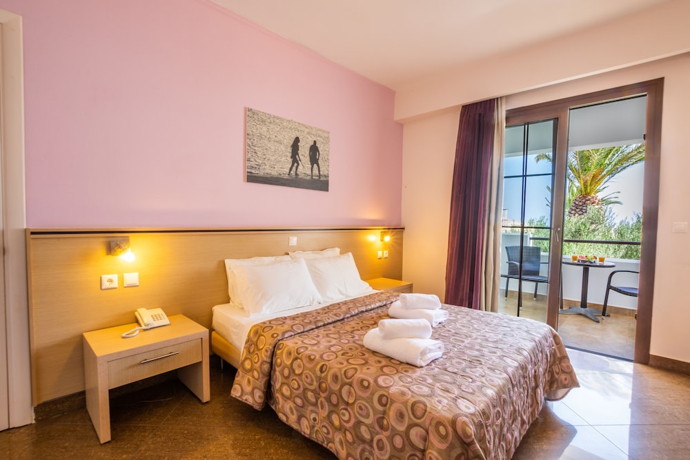 Irini Hotel 17/63