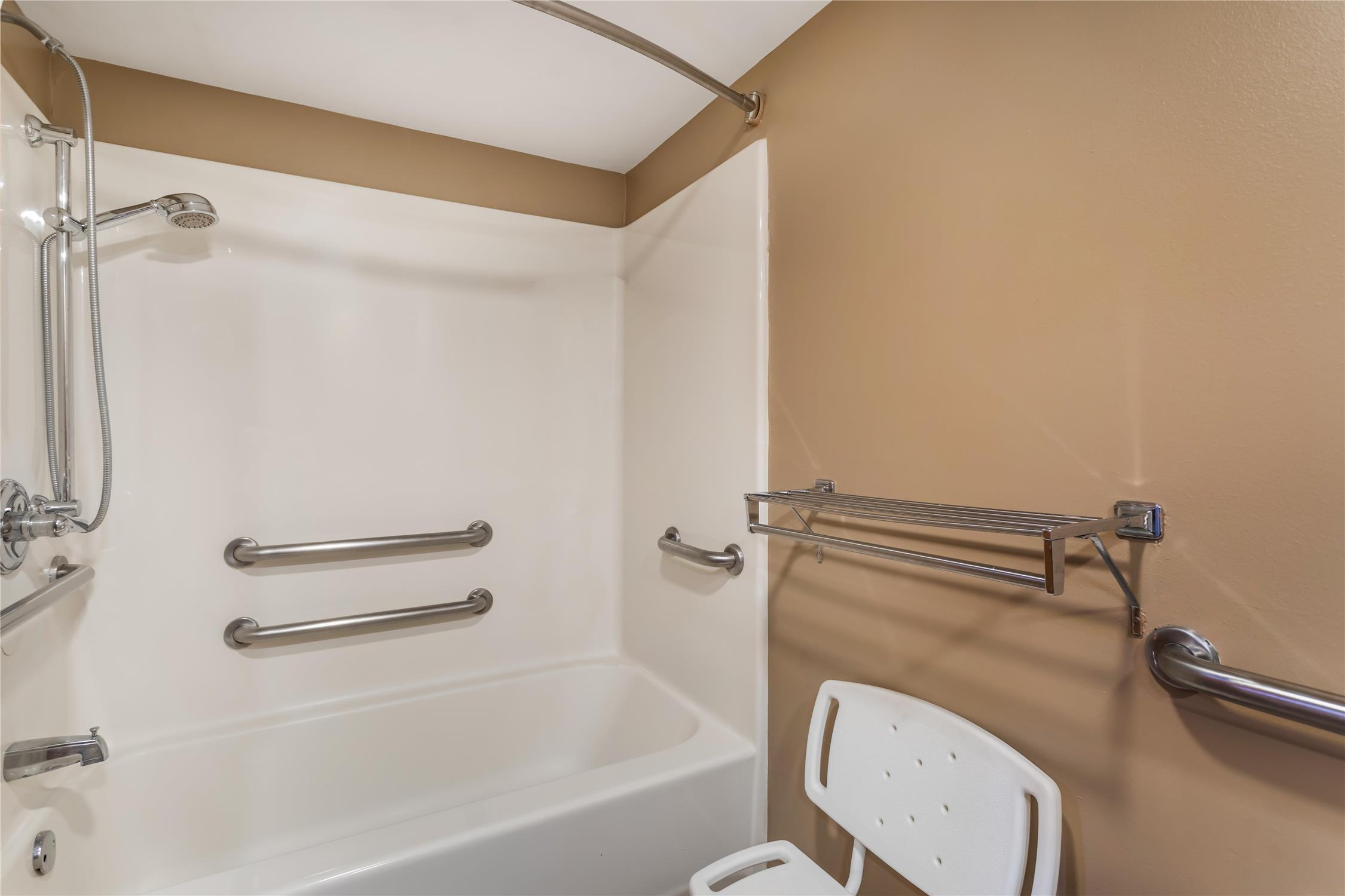Best Western Plus Madison Inn 53/53