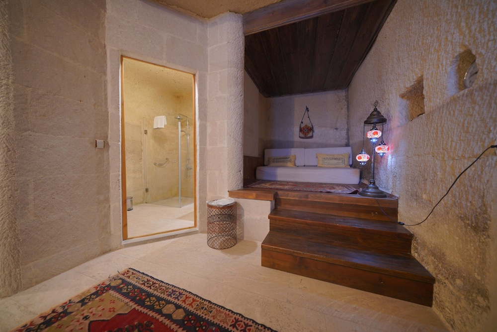 Salkim Cave House 20/50