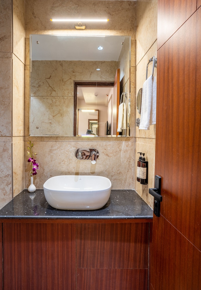 Regenta Place Raaj Agra 25/26