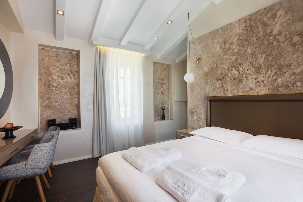 Consolato Boutique Suites 43/94