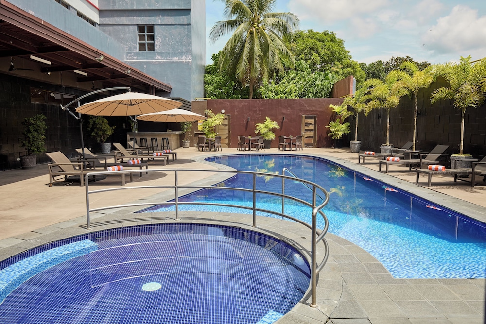 Summit Hotel Tacloban 38/63