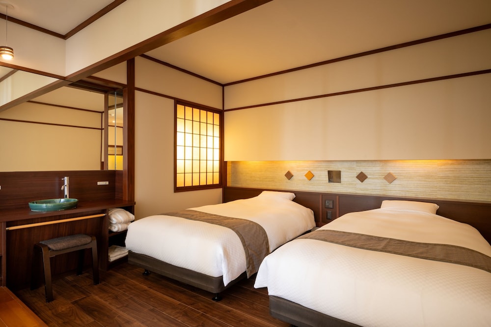 Scenic, Twin Beds, 3 Futon Beds, Outdoor Bath