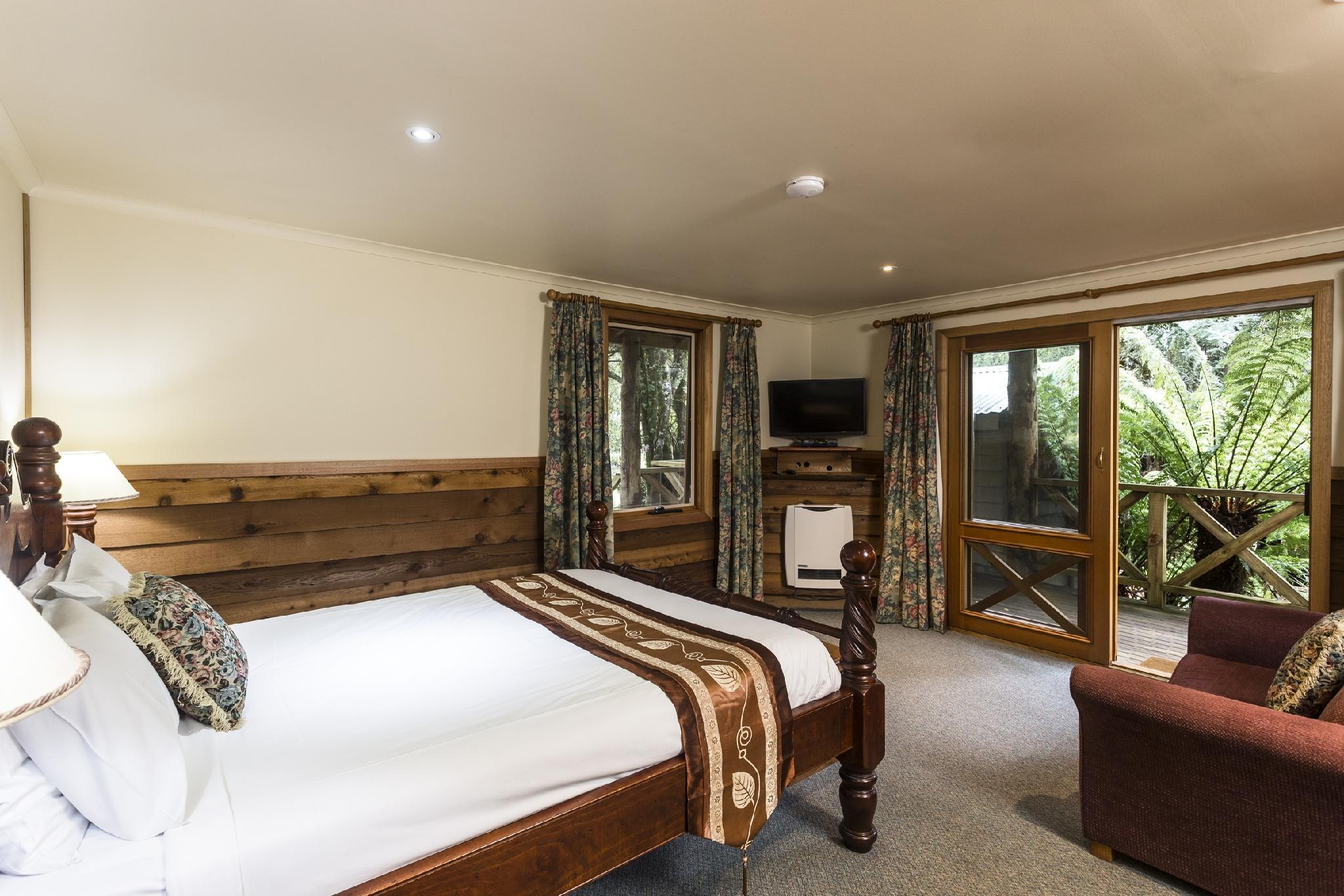 Hideaway, Cabin, Jetted Tub