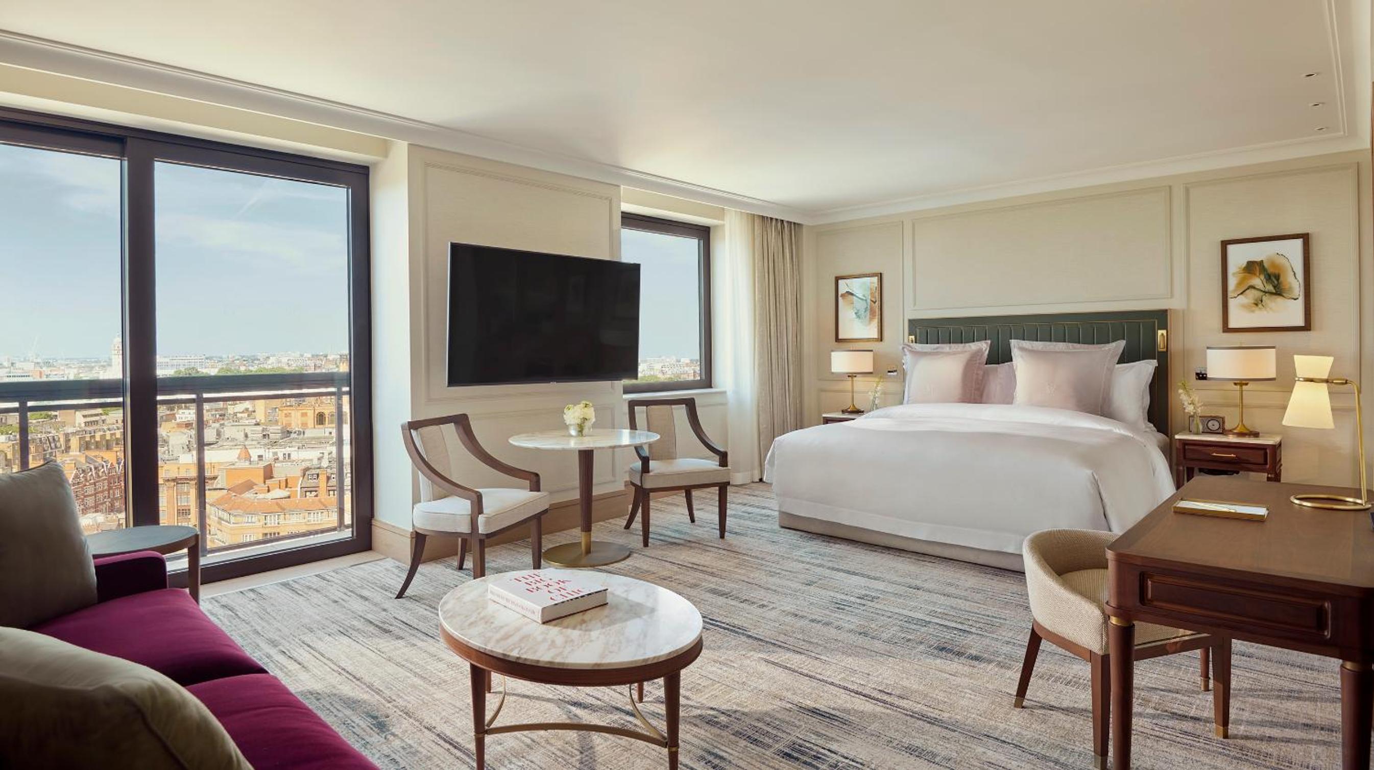 Junior Suite, City View, Private Garden