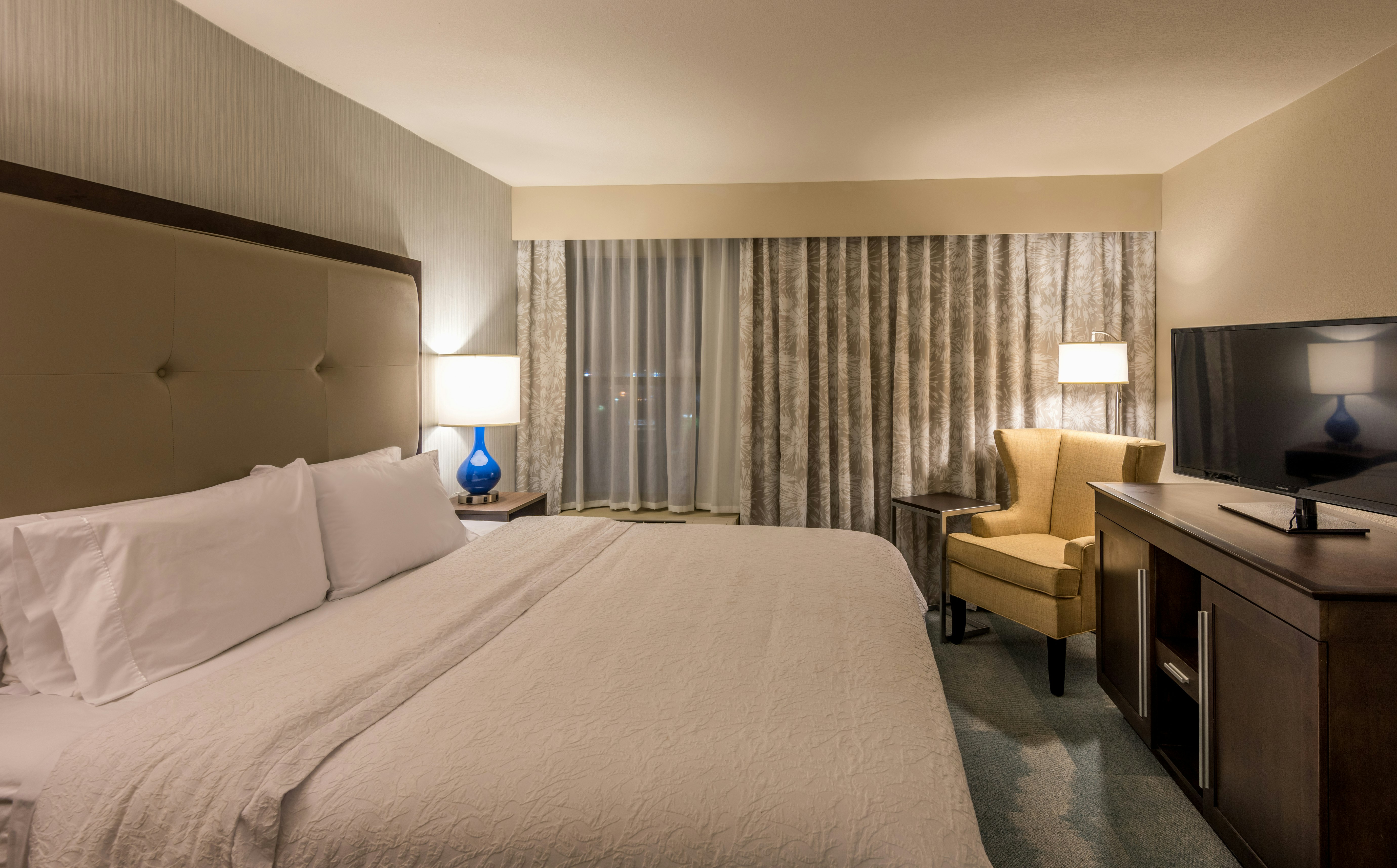 Hampton Inn & Suites Jackson Downtown-Coliseum 30/76