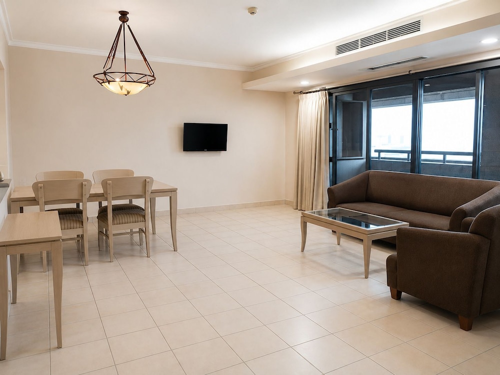 Grand Tropic Suites Jakarta 45/64