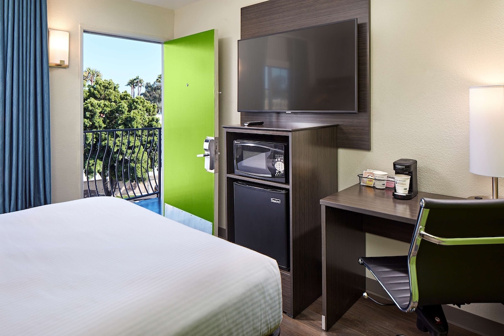 San Diego Pacific Beach Hotel 8/27