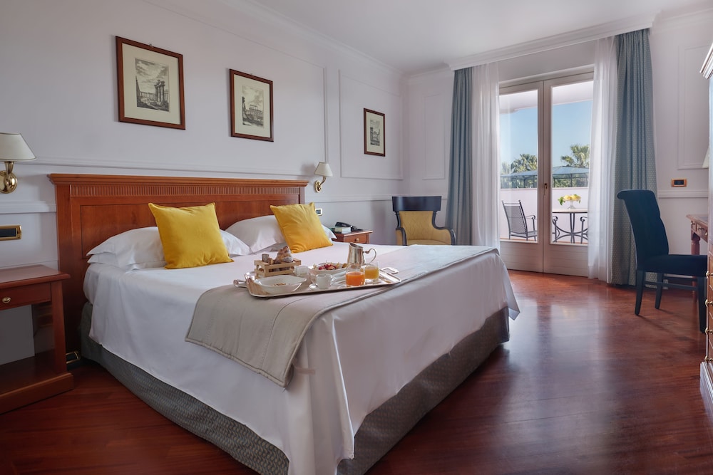 Savoy Beach Hotel 13/50