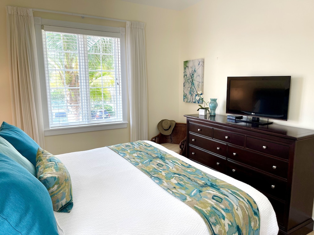 1 BEDROOM, GARDEN POOL, VILLA