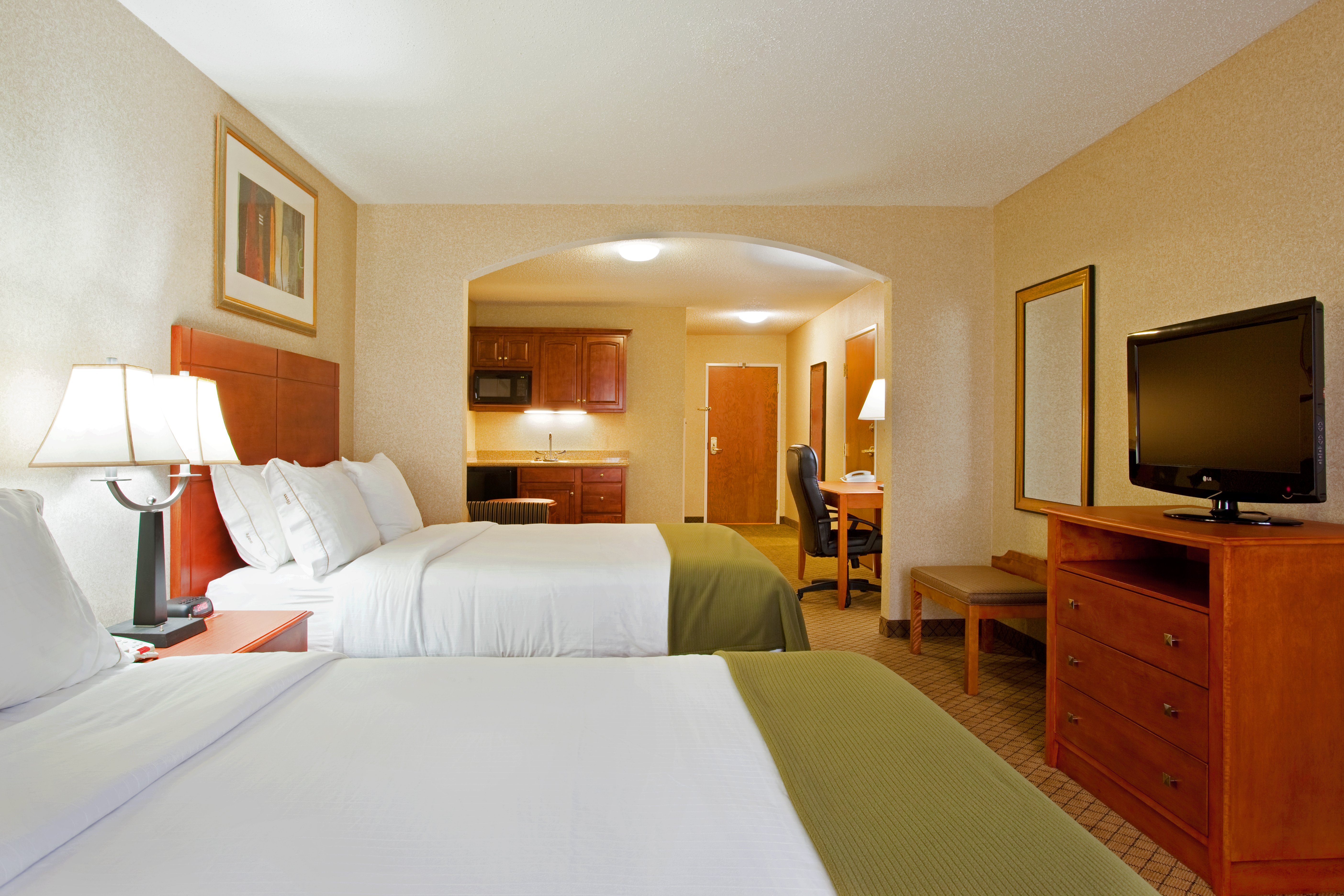 Holiday Inn Express Hotel Suites Goshen 20/75
