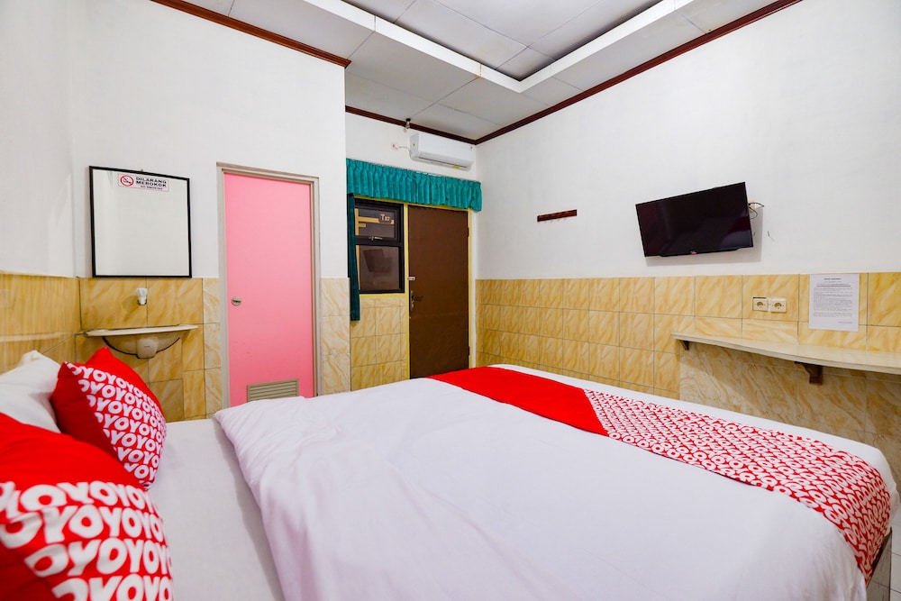 OYO 2855 Sartika Hotel Pati 12/42