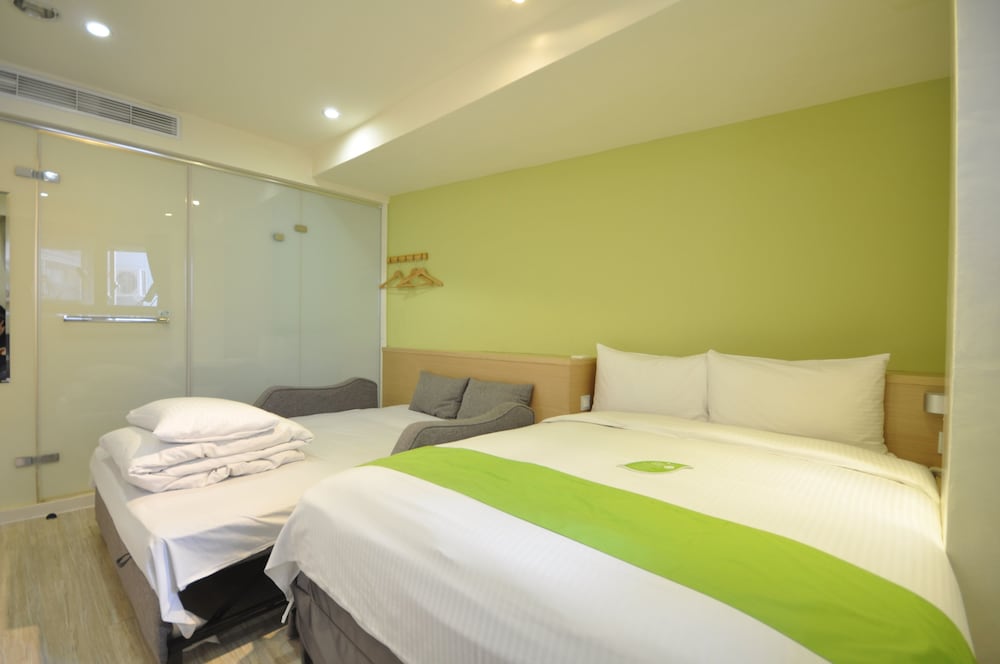 Green Hotel 14/63